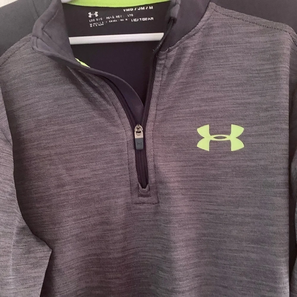 Under Armour Top‎